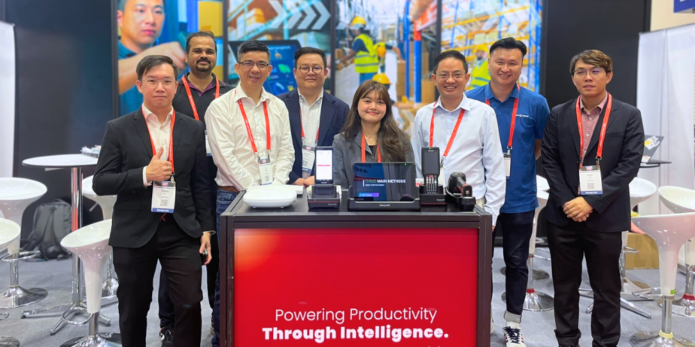 QubeApps team with partners during Selangor Tech Sphere Summit 2025 to promote Supply Chain Management Solution